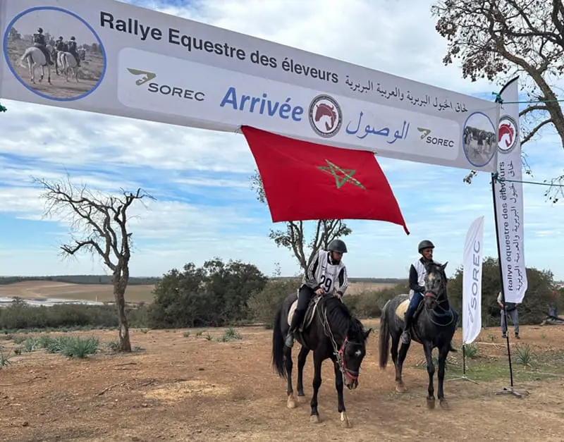 Arrivée d’un rallye équestre des éleveurs, organisé avec la SOREC.